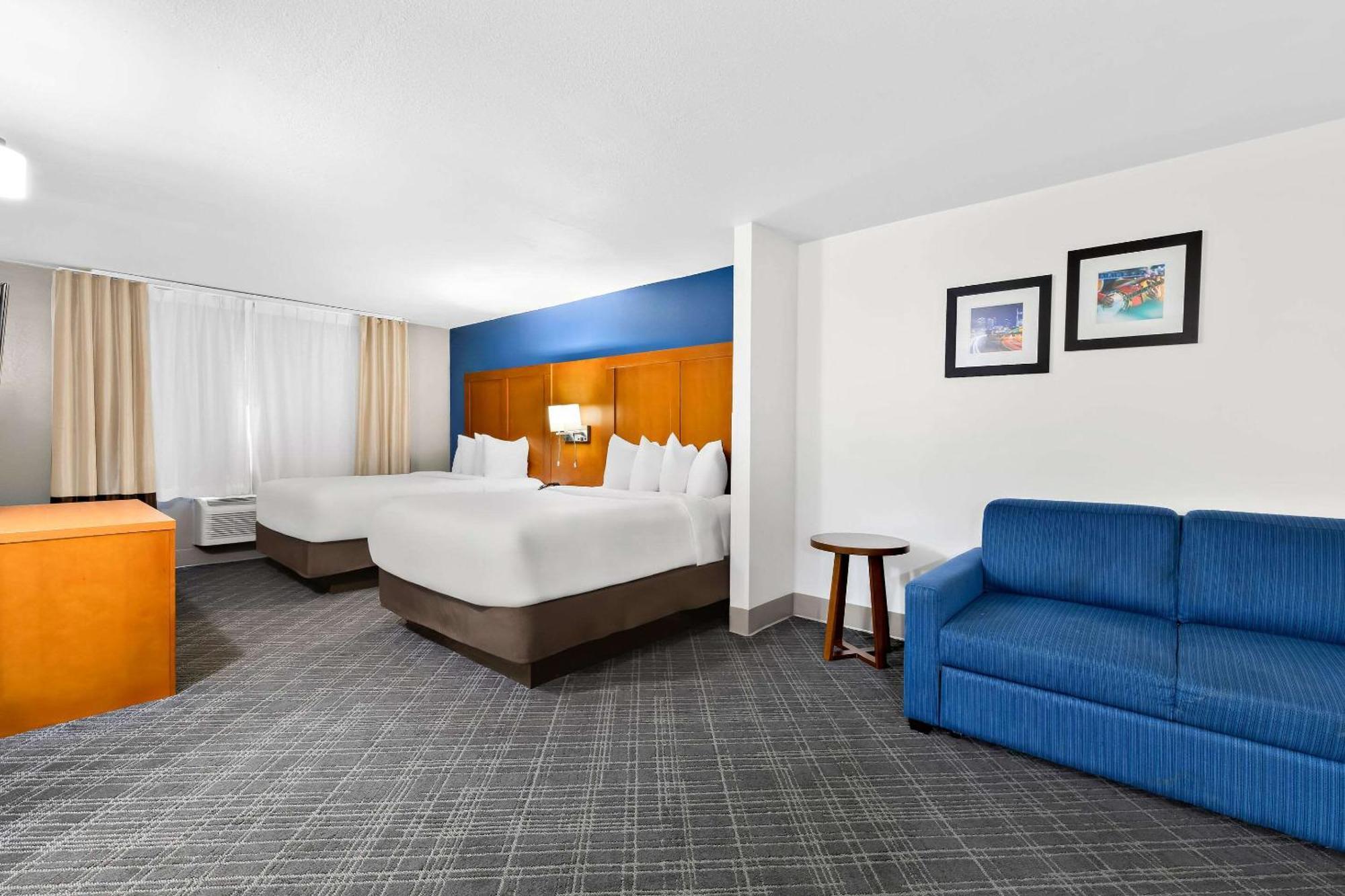 Suite Two Queen Beds Accessible or Non-Smoking,1611084848:JPEG